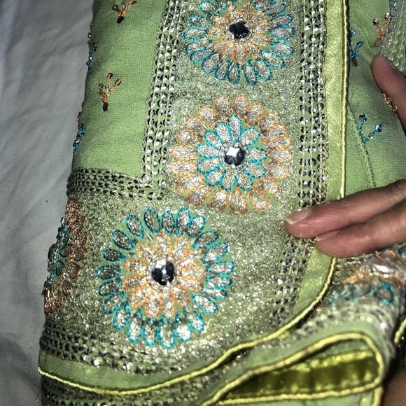 Georgette saree in pistachio green Vintage [firm] - Picture 3 of 15